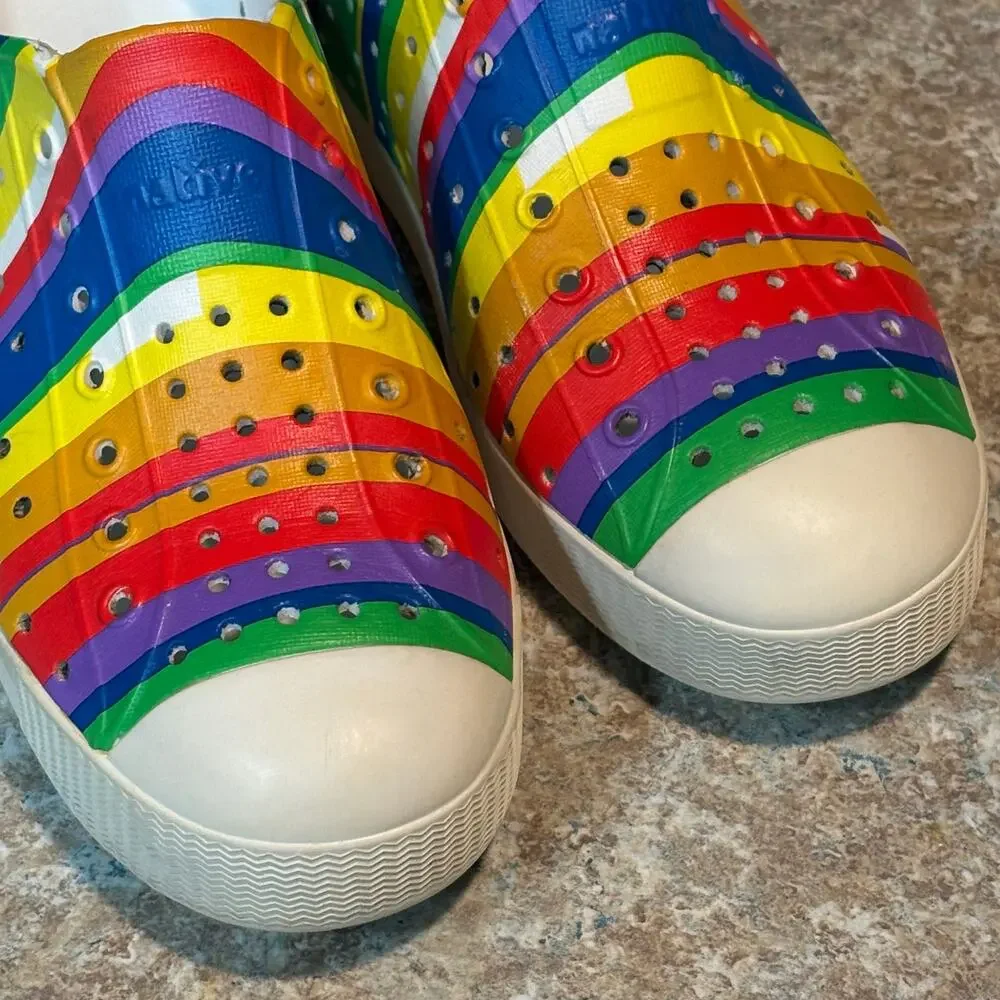 Native Jefferson Kids Water Rainbow Striped Slip on Casual Shoes Size J2